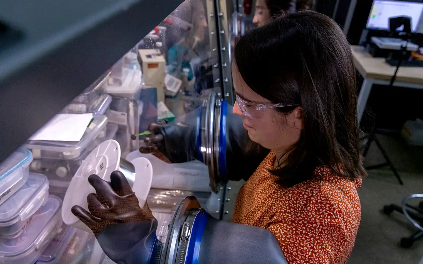 critical-minerals-104482 Researcher works in a glovebox.